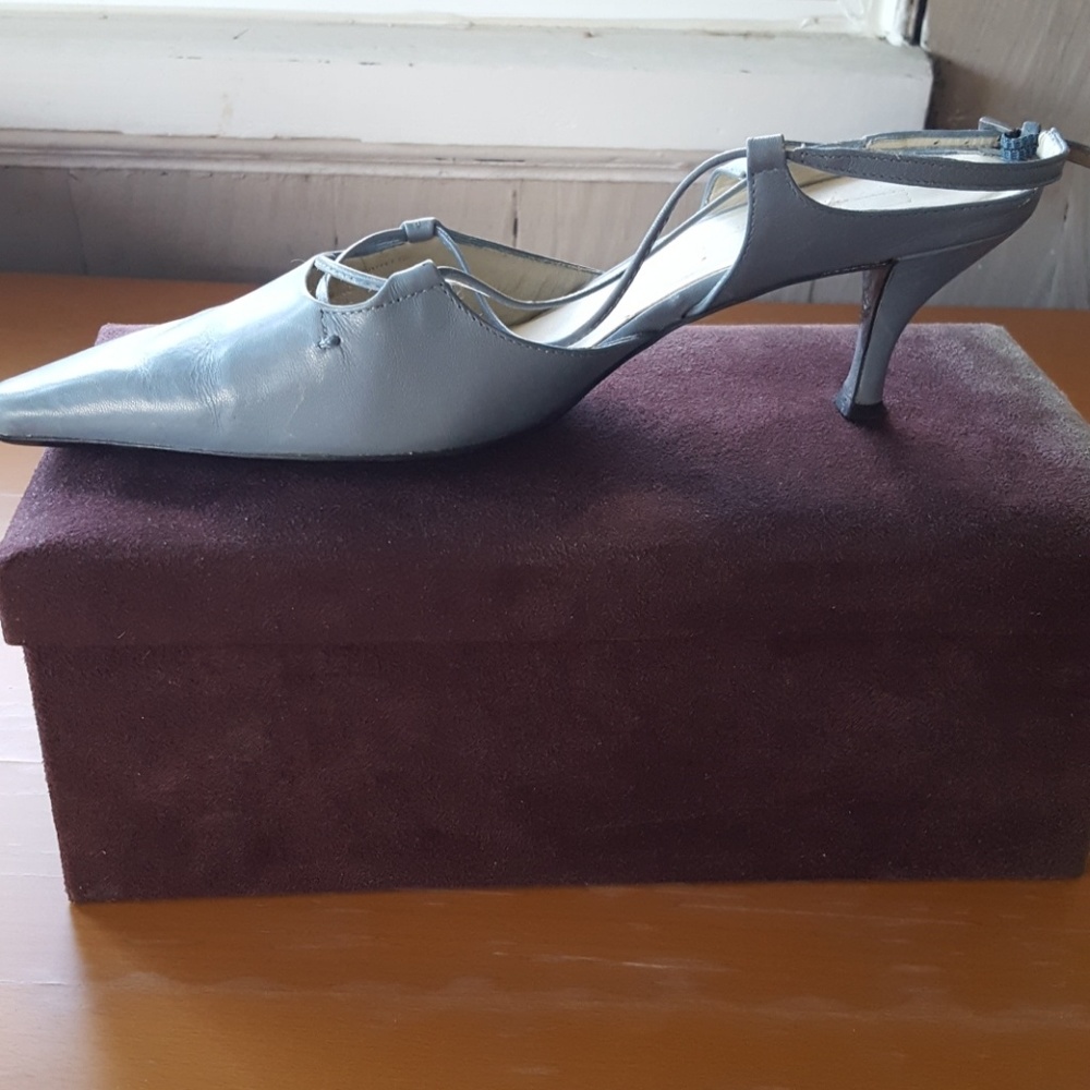 Shoes - Picture 2 of 7